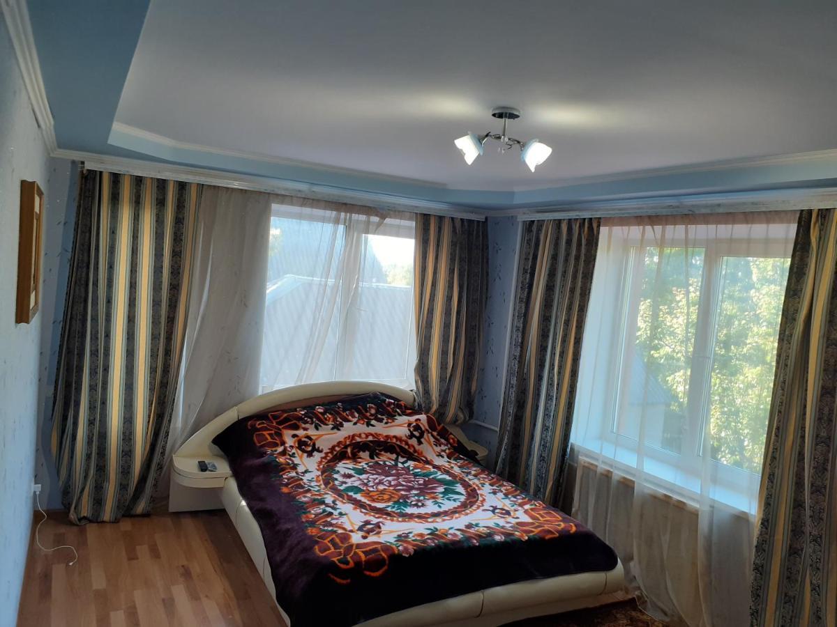 Татьянин Двор Hotel Kamjanets-Podilskyi Eksteriør billede